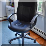 F53. Desk chair. 